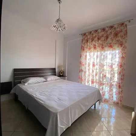 Kosmi House Apartmán