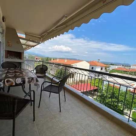 Kosmi House Apartmán